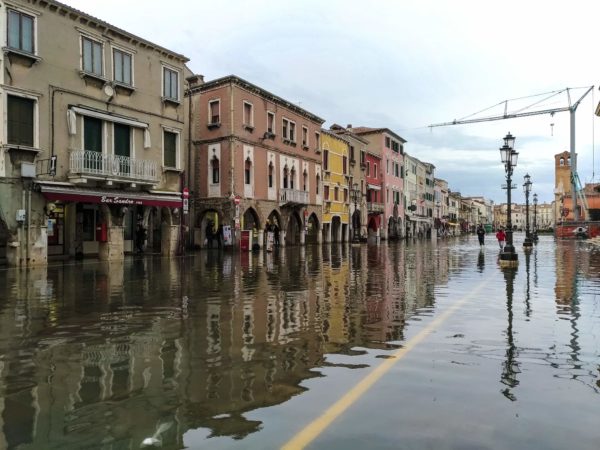 Immagini dell'acqua granda novembre